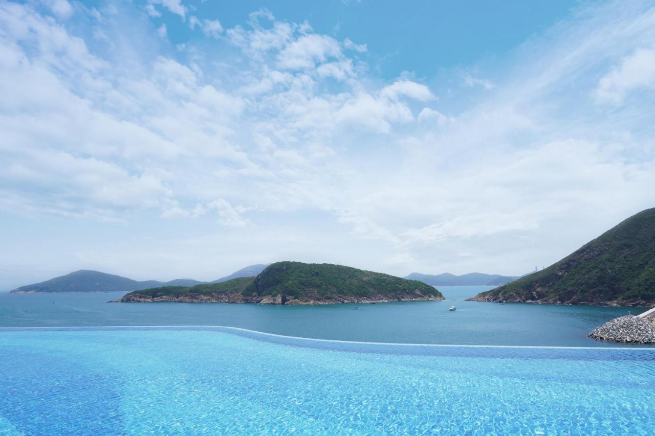 The Fullerton Ocean Park Hotel Hong Kong Exterior foto View of the South China Sea from the hotel