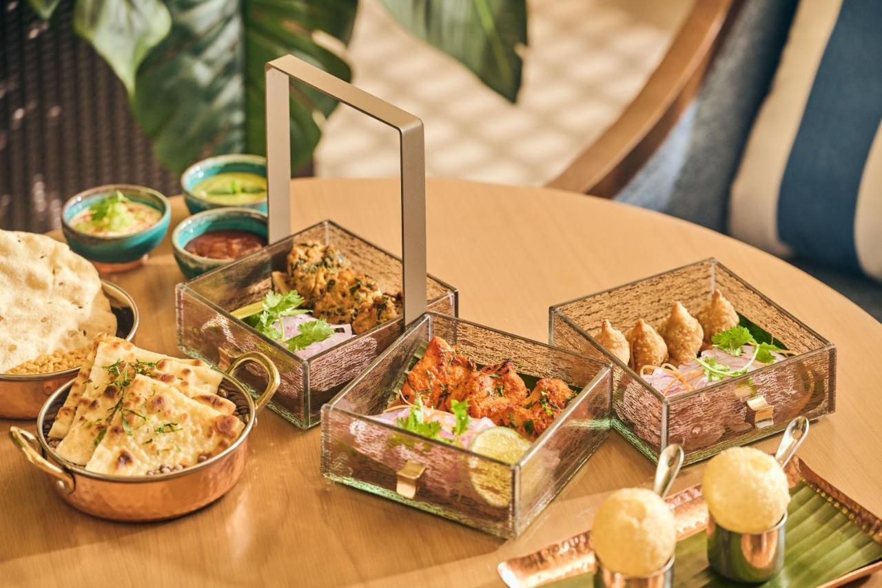 The Fullerton Ocean Park Hotel Hong Kong Exterior foto Indian snacks