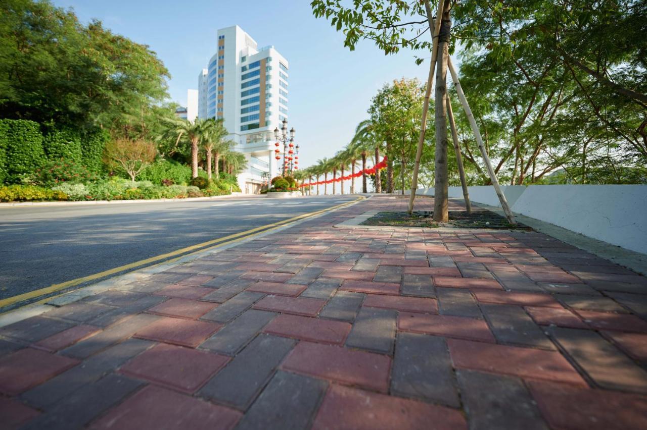 The Fullerton Ocean Park Hotel Hong Kong Exterior foto A street in Shenzhen