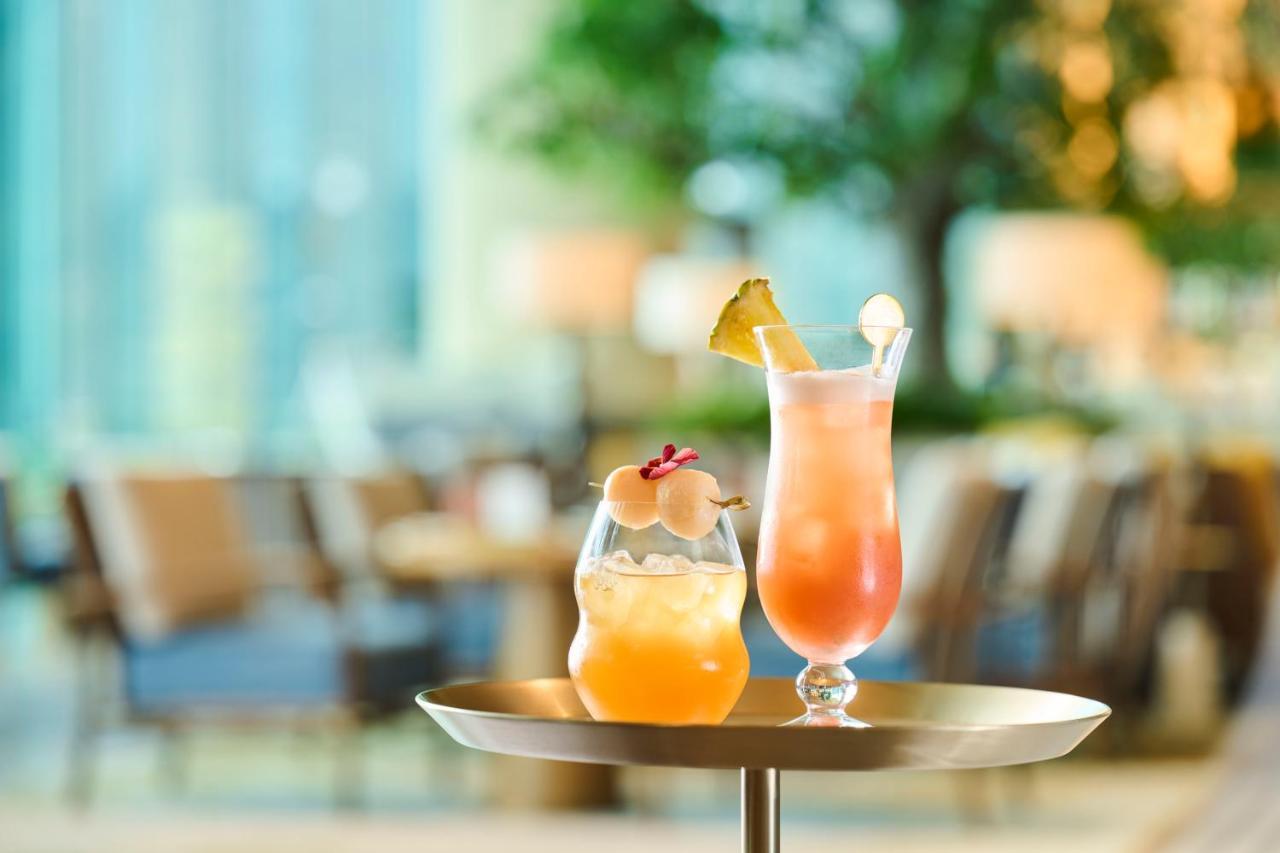 The Fullerton Ocean Park Hotel Hong Kong Exterior foto Two cocktails
