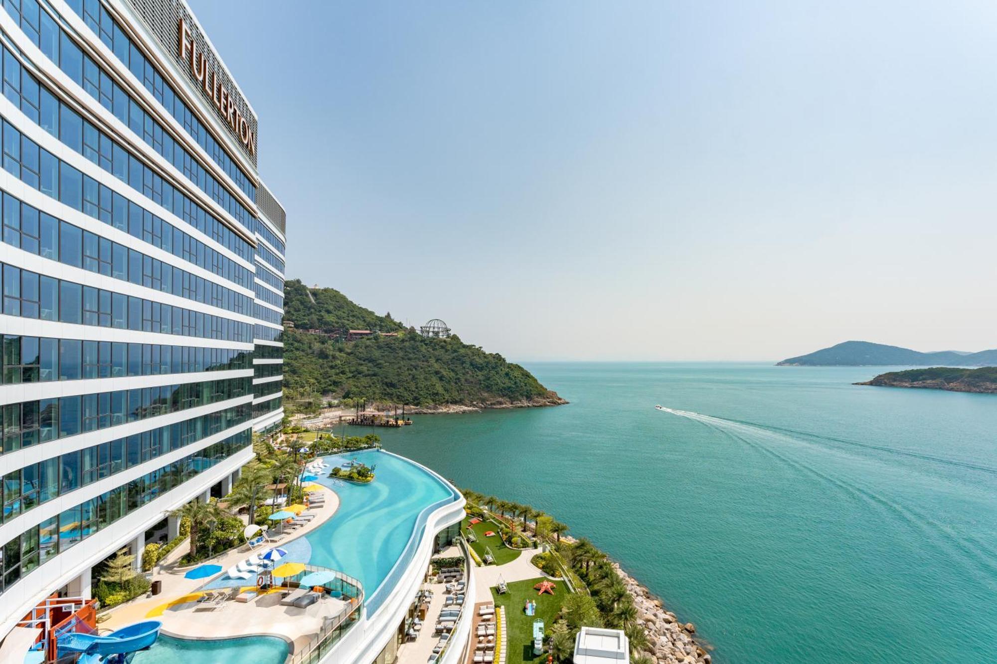 The Fullerton Ocean Park Hotel Hong Kong Exterior foto The view of the South China Sea from the hotel